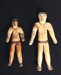 Dvě mužské sošky, Recuay Culture (keramika)